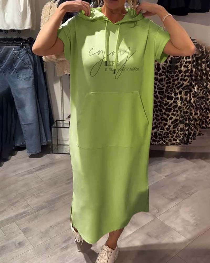 "Sásquia - Elegantna casual haljina s kapuljačom" može se preformulirati kao "Sásquia - Stylish casual haljina s kapuljačom".