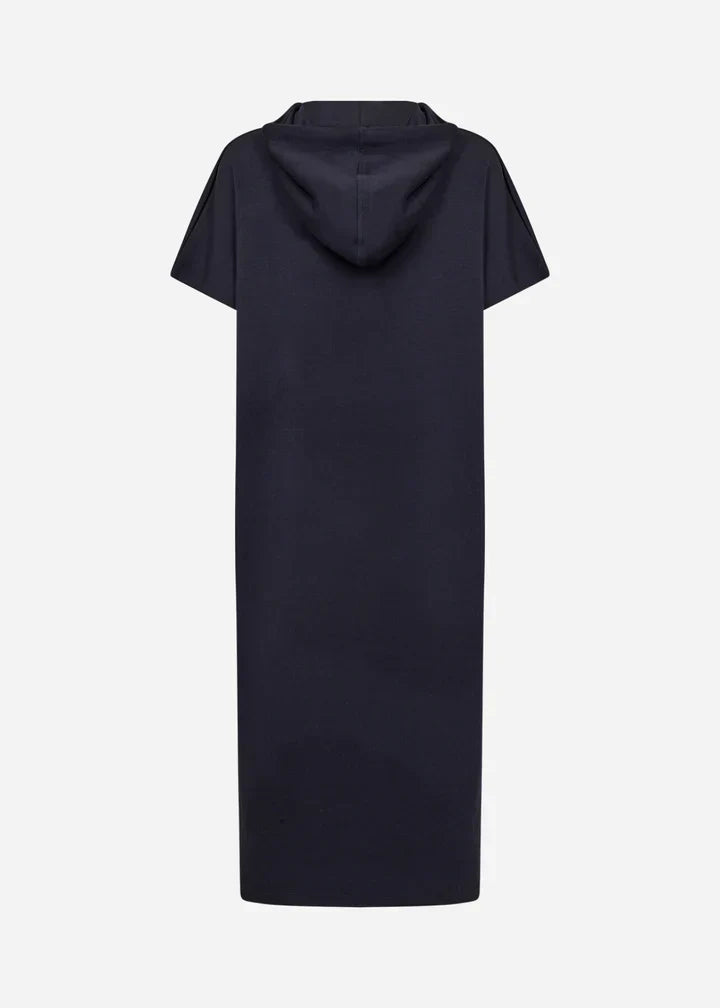 "Sásquia - Elegantna casual haljina s kapuljačom" može se preformulirati kao "Sásquia - Stylish casual haljina s kapuljačom".