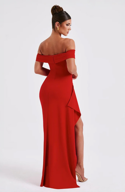 "Alexandra - Maxi Luksuzna Haljina" could be rewritten as "Alexandra - Elegant Maxi Dress".