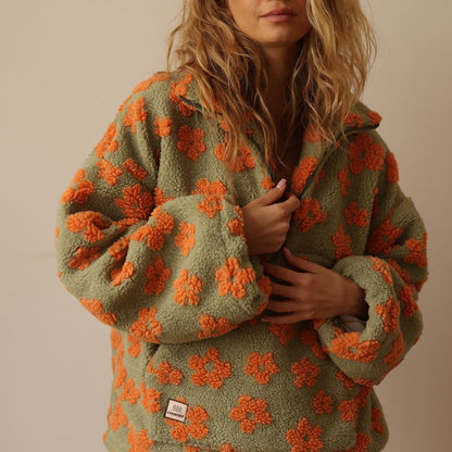"Daisy - Cvjetni Fleece Pidžama Gornji Dio" can be rewritten as "Daisy - Cvjetni Fleece Pidžama Gornji Komad".