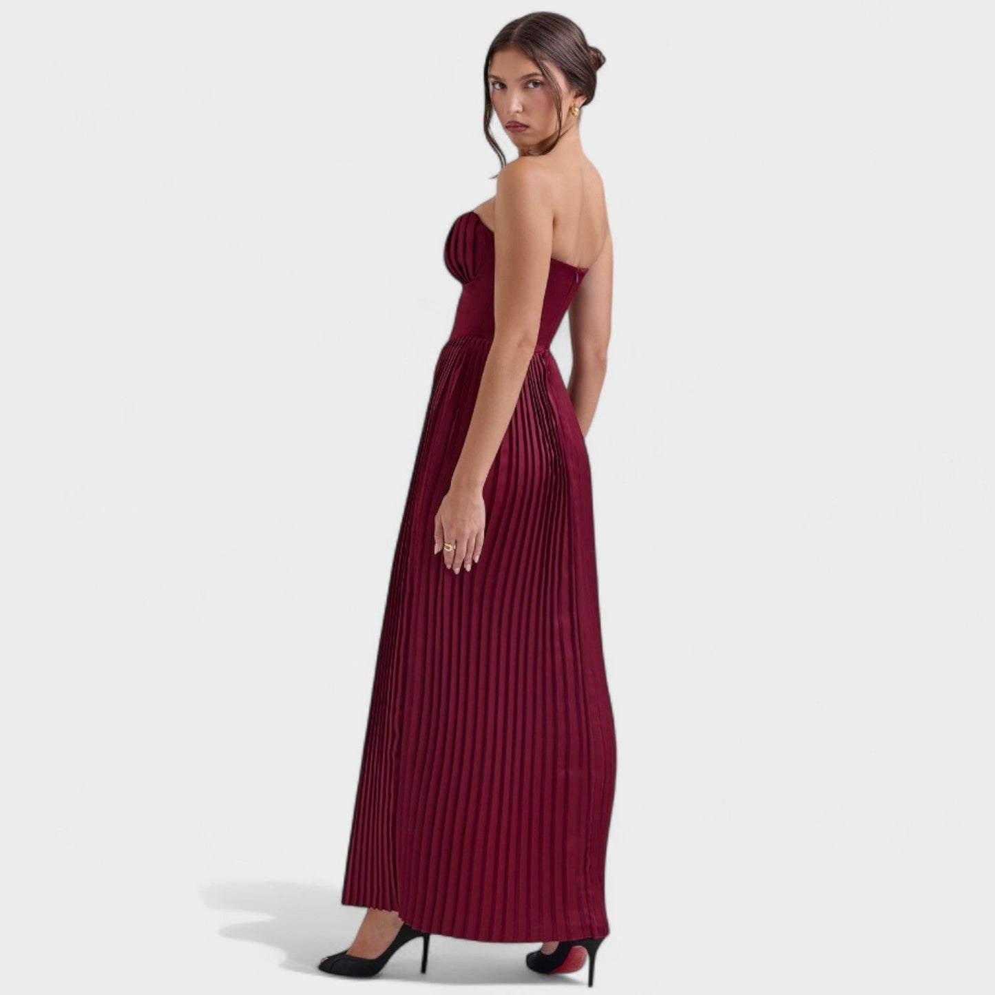 Isabela - Haljina bez naramenica" can be rewritten as "Isabela - Off-Shoulder Dress.
