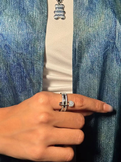 Mónica - RIng