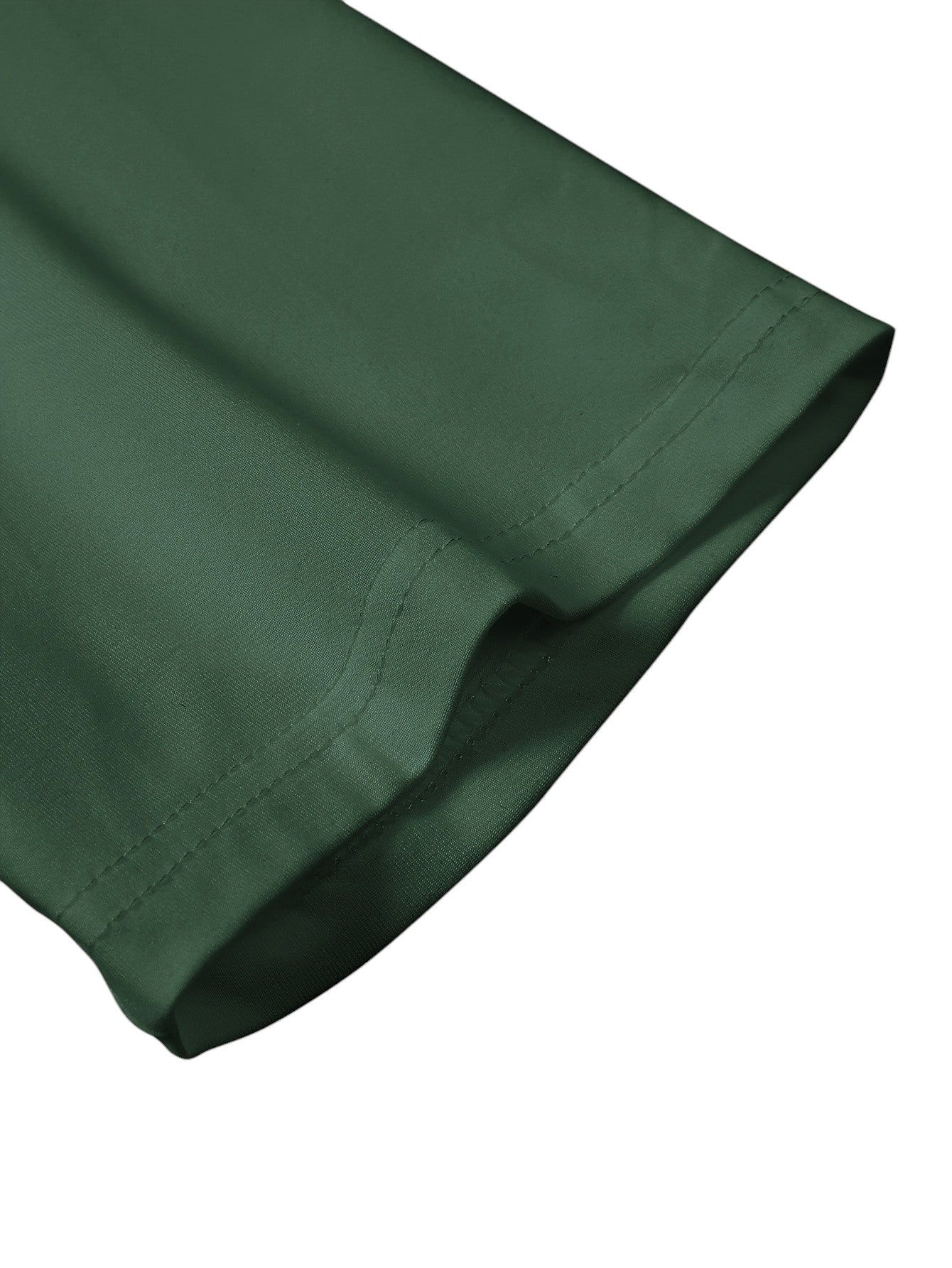 Majica Regular Fit s Mekanim Ovratnikom" can be rewritten as "Majica s Mekanim Ovratnikom u Regular Fit Izdanju.